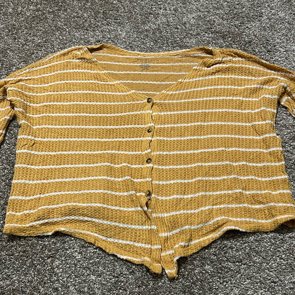 American Eagle long sleeve button up. Size XS.